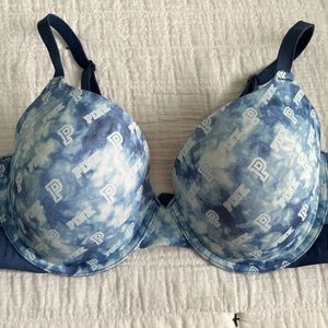 PINK wear everywhere t shirt lightly lined bra